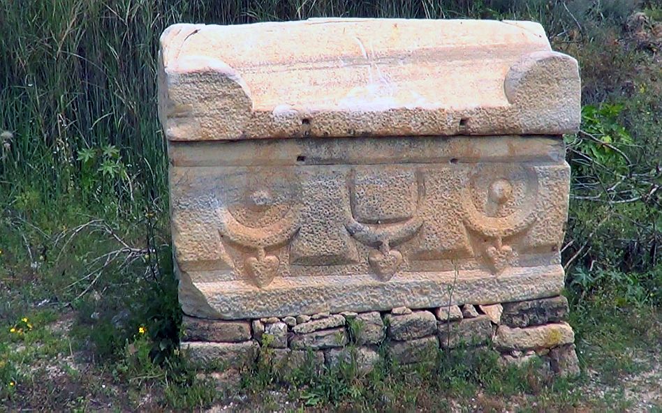 Libanon, Sidon - fénické pohrebisko    Lebanon, Sidon, a Phoenician necropolis  2018